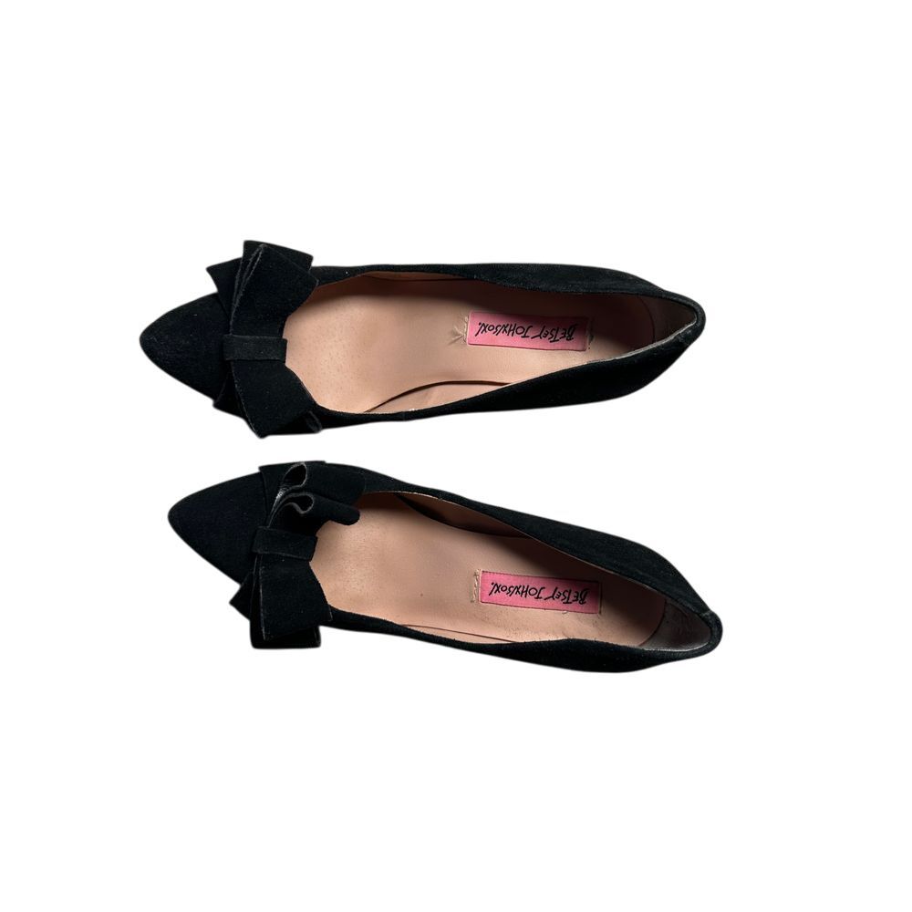 Betsey Johnson Black Suede Bow Pointed Toe Kitten Heel Pumps Classic Shoes - Picture 2 of 10